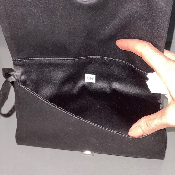 Black CLUTCH - Picture 2 of 3